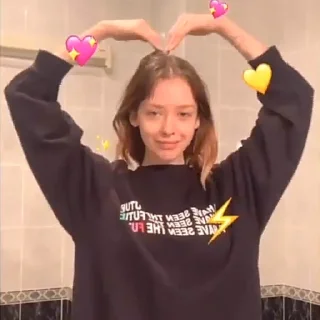 Стикер Eva Gurari - 2