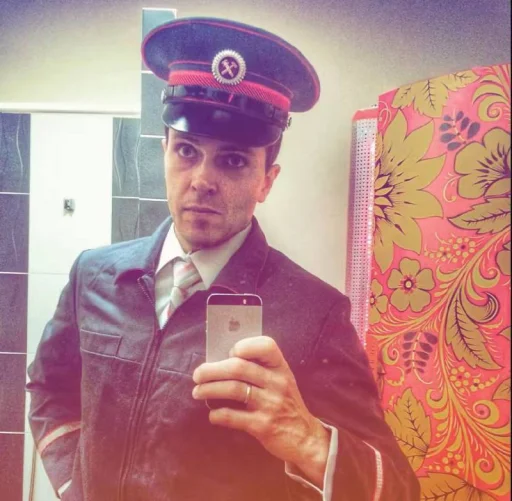 Стикер mnenravitsa_54427_by_TgEmodziBot - 1