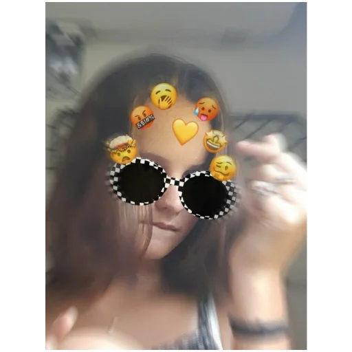 Стикер :> - 10