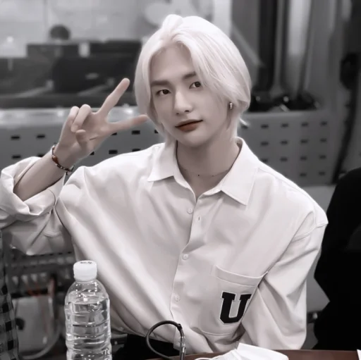 Человек бутылка человеческое лицо