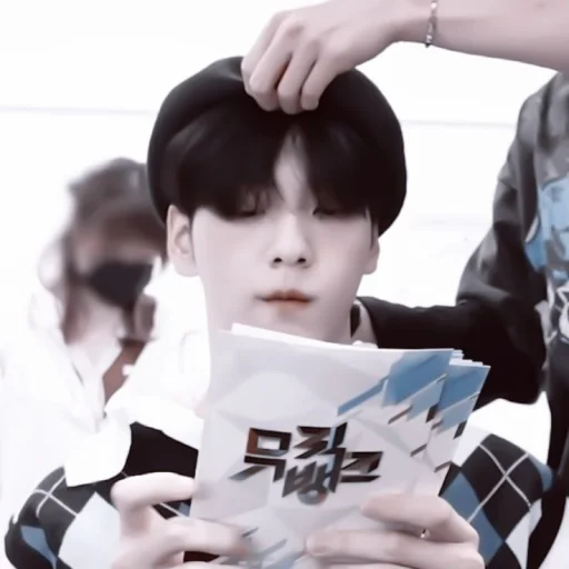 Стикер あ 𝘮𝘰𝘰𝘥 𝘴𝘰𝘰𝘣𝘪𝘯 :; by @seduiisantee - 10