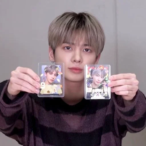 Sticker муня ворлд доминейшн - 4