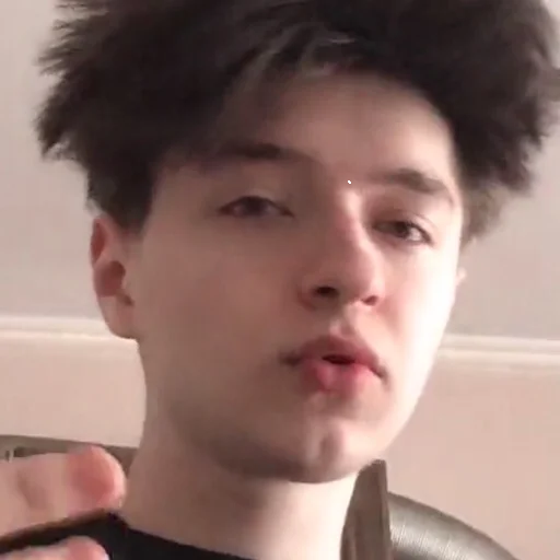 𝔞𝔨𝔲𝔪𝔞𝔮𝔮𝔮 - 