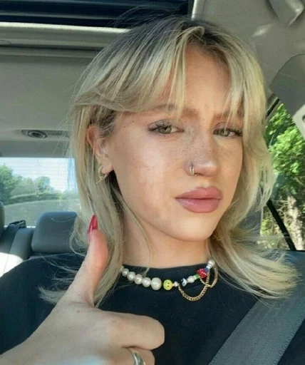 Человек модный аксессуар человеческое лицо