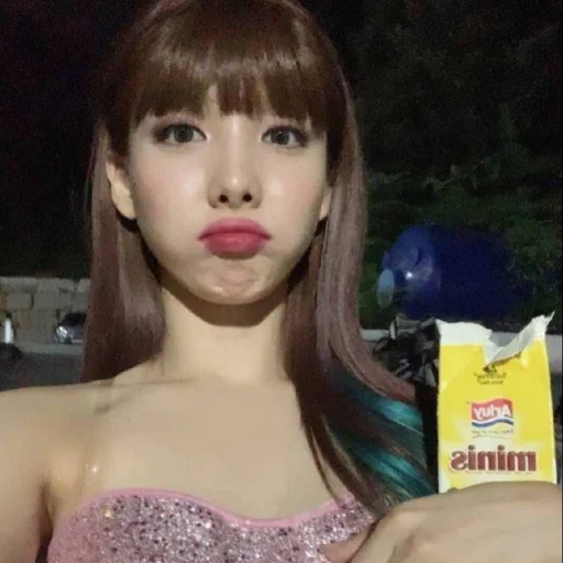 𝐍𝐚𝐲𝐞𝐨𝐧;;@nabongily - 