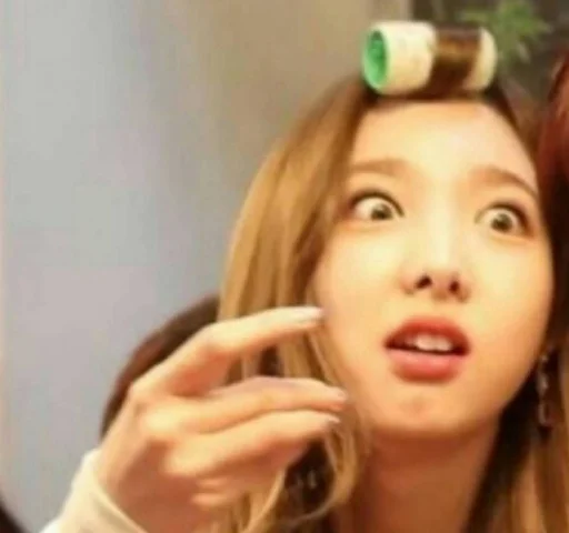 Sticker 𝐍𝐚𝐲𝐞𝐨𝐧;;@nabongily - 1