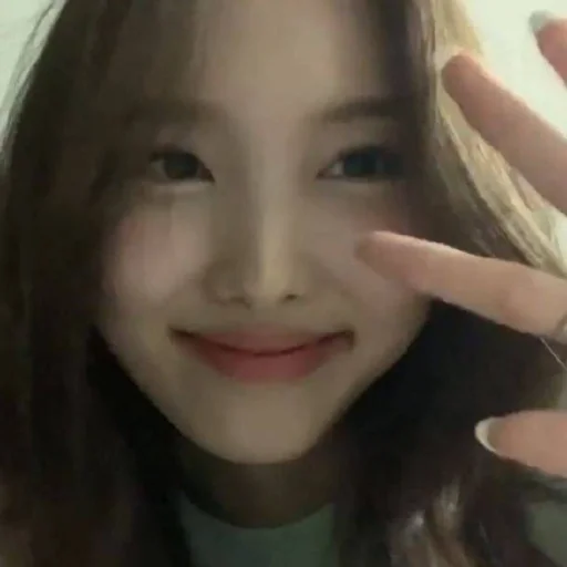 Sticker 𝐍𝐚𝐲𝐞𝐨𝐧;;@nabongily - 0