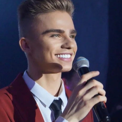 Стикер данил большаков 🥵 - 11