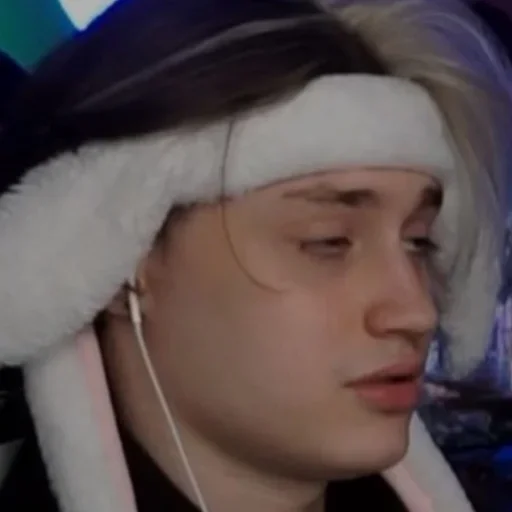 Человек человеческое лицо меховая одежда