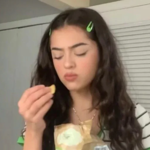 Человек человеческое лицо длинные волосы