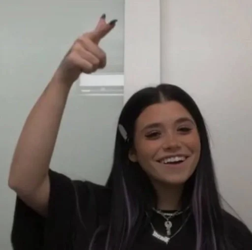 Человек стена человеческое лицо