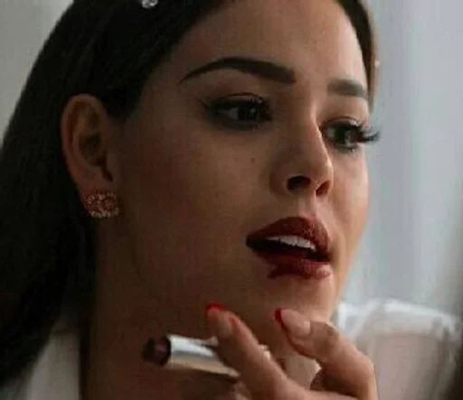 Человек губная помада человеческое лицо