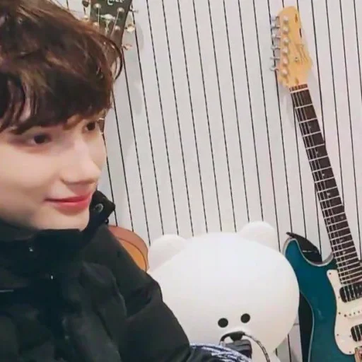 Стикер hueningkai moods by @petitprincekai - 6