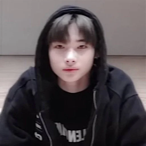 Sticker 🤍🩹 прекрасному нуару :: @fStikBot - 1