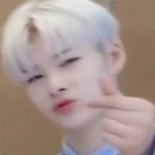 Sticker 🤍🩹 прекрасному нуару :: @fStikBot - 0