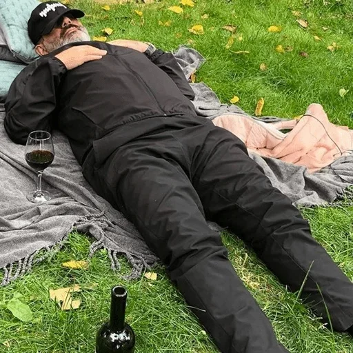 Стикер nvdlns by @fStikBot - 1