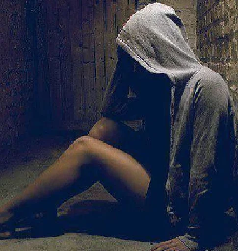 Человек одежда грустный