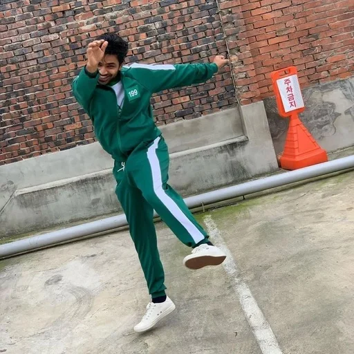 @mursadly игра в кальмара :: @fStikBot - Человек