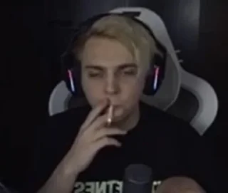 Sticker этожеавгуст старая рухлядь - 10