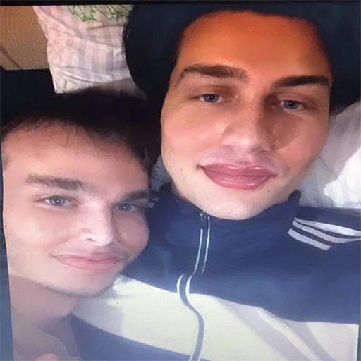 Стикер олег хуесос - 2