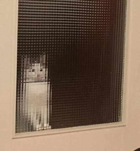 окно прямоугольник стена