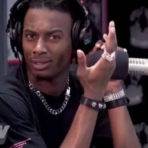 Человек человеческое лицо наушники