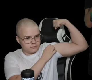 Стикер пись пись @Ctikerubot - 3