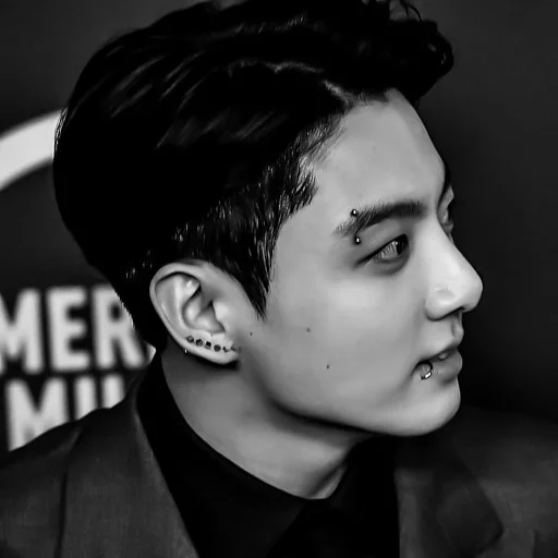 Стикер 🛹-𝐣𝐮𝐧𝐠𝐤𝐨𝐨𝐤`.|@pecjuwr :: @fStikBot - 2