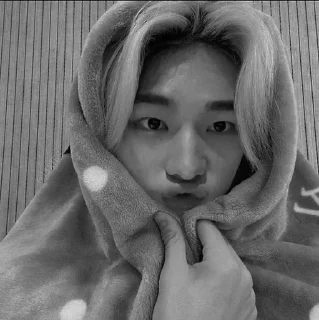 Стикер {hyunjin} @tikellchrRandom - 3