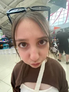 Sticker аделинка💋💓 ➡️ @Ctikerubot - 3