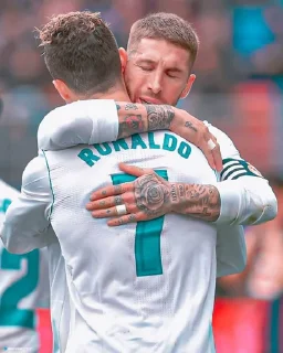 Стикер @vStick RONALDO💋❤️‍🔥
TORRES 🥰🔥 - 3