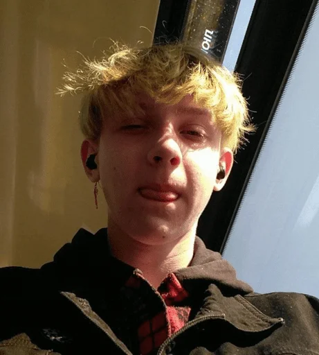 Стикер Плесневелый сад - 9