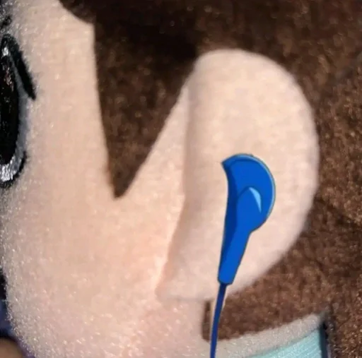 молюсь на ухо ойкавы by @fStikBot - cartoon