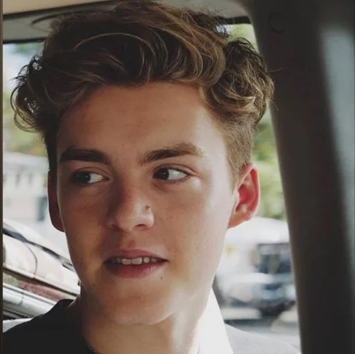 person human face eyebrow