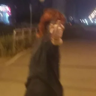 Стикер Сброситься с крыши или заговорить с ней? - 0