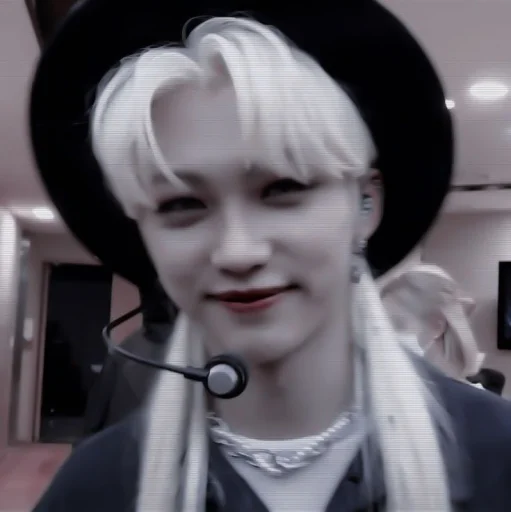 Стикер 「𝗳𝗲𝗹𝗶𝘅」→@rissgaridi - 7