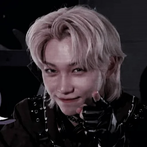 Стикер 「𝗳𝗲𝗹𝗶𝘅」→@rissgaridi - 2