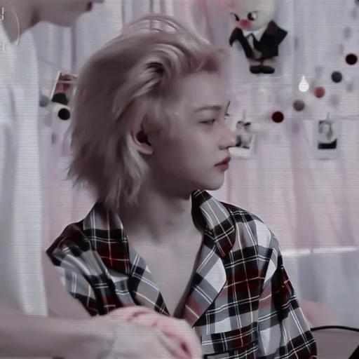 Стикер 「𝗳𝗲𝗹𝗶𝘅」→@rissgaridi - 1