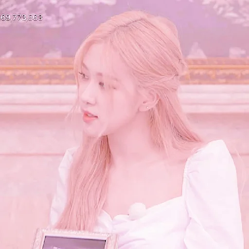 –𝙧𝙤𝙨𝙞𝙚 @vllnsy - 