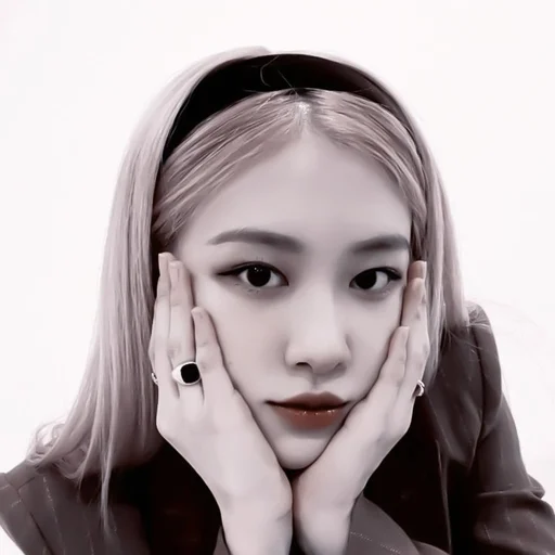 ❦︎ 𝐑𝐨𝐬𝐞́ 𝐛𝐲 @hornyc8mp - 