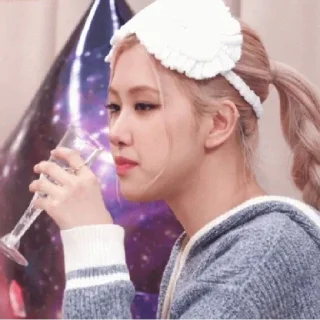 Sticker ROSÉ @rosesdaily - 5