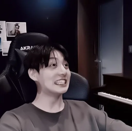 Sticker 🦅| ᴊᴜɴɢᴋᴏᴏᴋ ʙʏ @virtstik. - 5