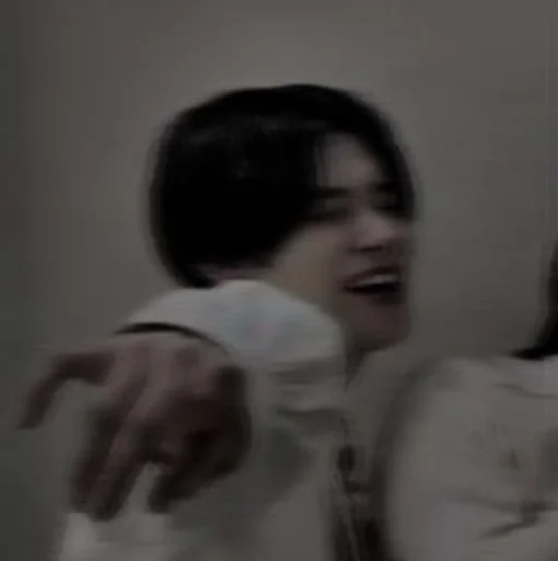 Человек стена человеческое лицо