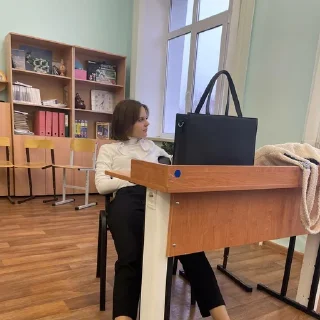 Sticker Создано в @StickerEdit_bot - 2