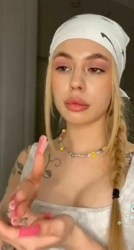 Человек человеческое лицо модный аксессуар