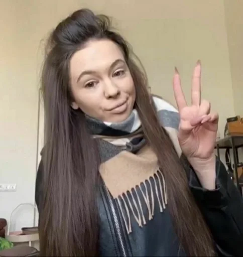 Человек одежда стена