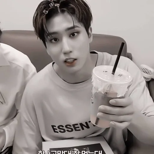 Sticker • ˖ ࣪𖦆 ˓ 🥛:: ᴄ϶ʍ и ᴋᴩиᴄ :: @fStikBot - 4