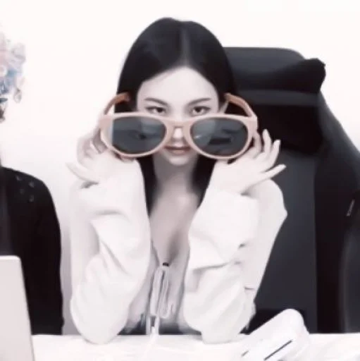 Sticker 𦘒᎒ karina 🏯 ‹‹ by @kioflix ›› - 9