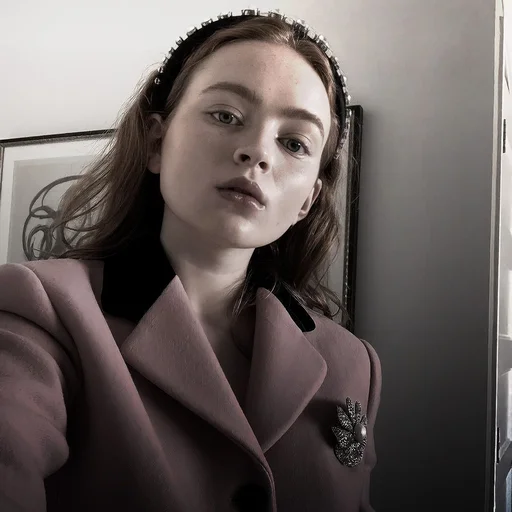 𝐬𝐚𝐝𝐢𝐞 𝐬𝐢𝐧𝐤🫐 - человеческое лицо