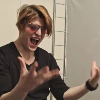 Стикер Сережа:3 - 8